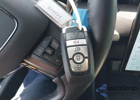 2023 Ford Mustang Mach-E Premium z USA, uszkodzony, nr VIN 3FMTK3R45PMB01312